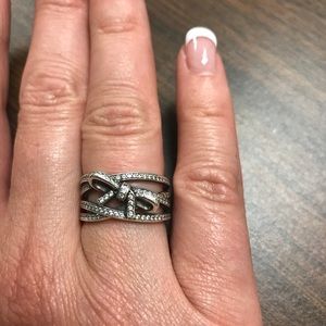 Pandora bow ring